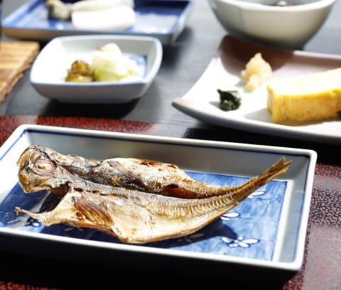 焼き魚と副菜