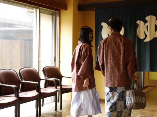 温泉へ向かう様子